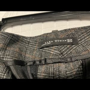Zara women’s trousers. Brown/gray tartan print.